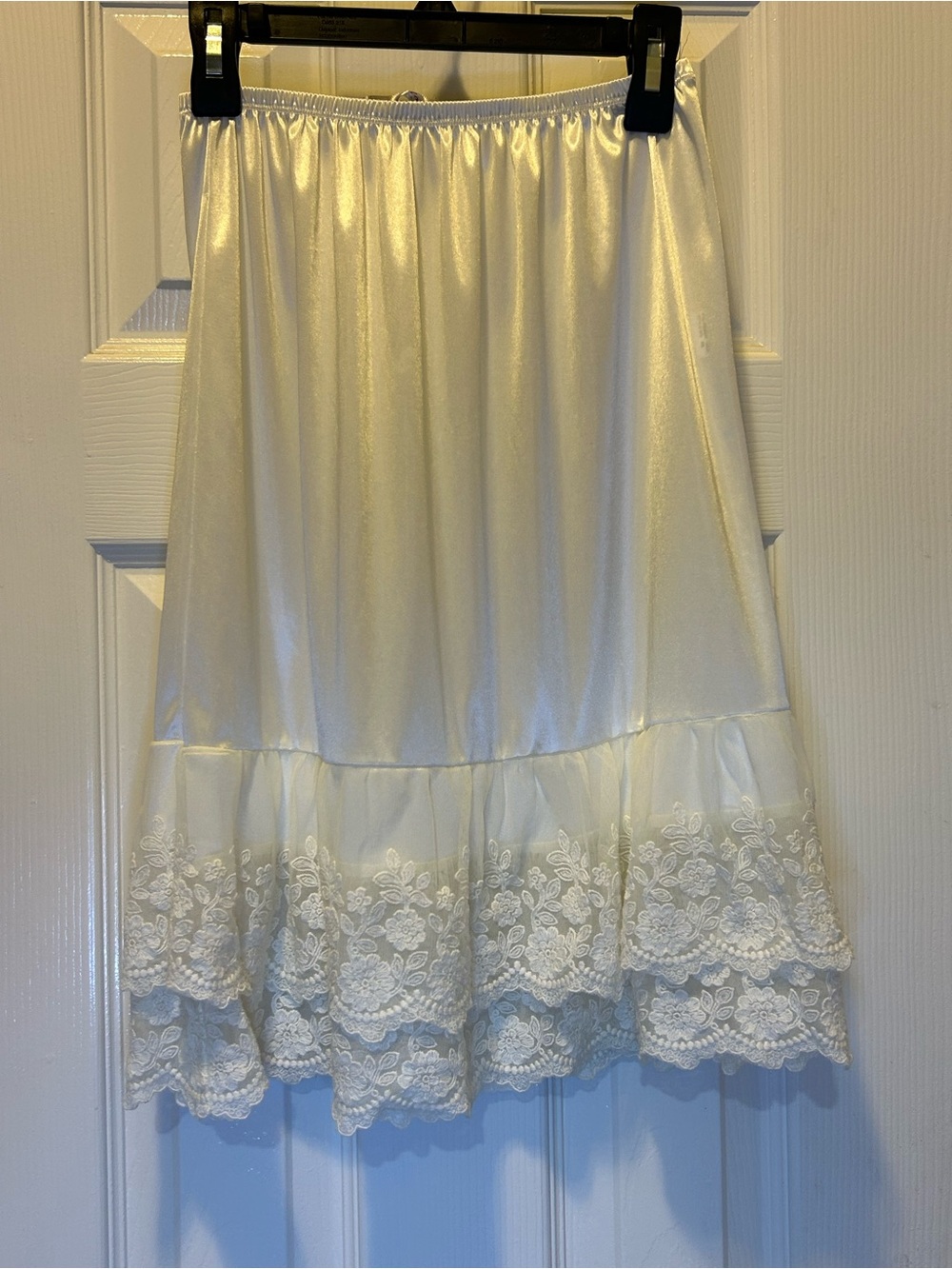 Melody Vintage Made in Korea Cream Lace-Hem Midi Slip Skirt with Elastic Waist